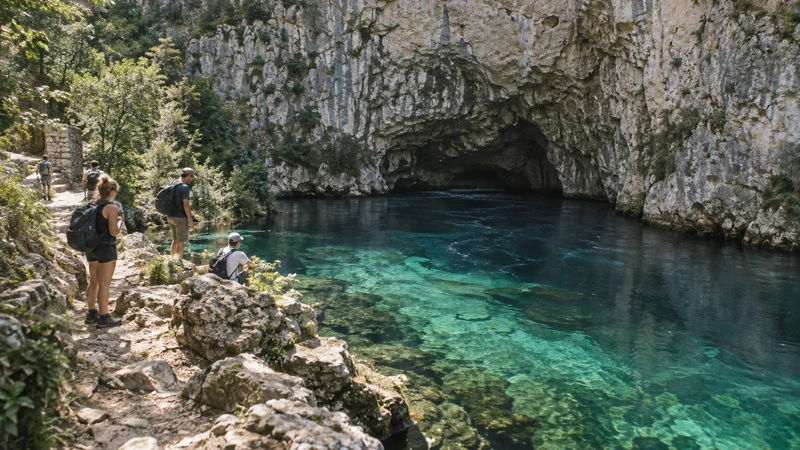 Accès et secrets du gouffre de Fontaine de Vaucluse