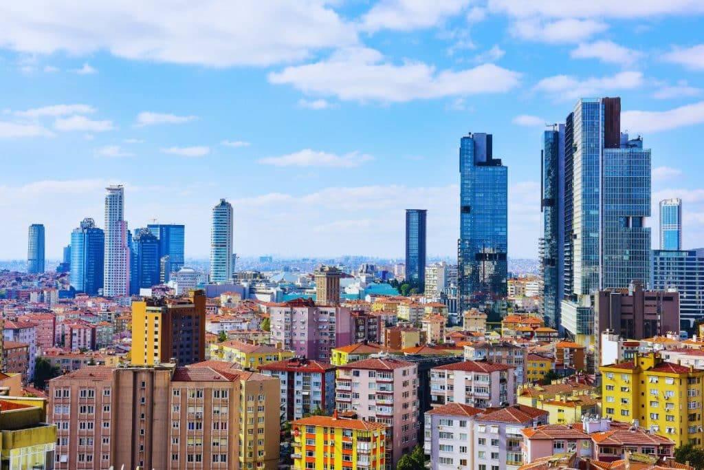 une-vue-imprenable-sur-les-toits-distanbul-centre-ville-depuis-lun-des-meilleurs-hotels-de-la-ville