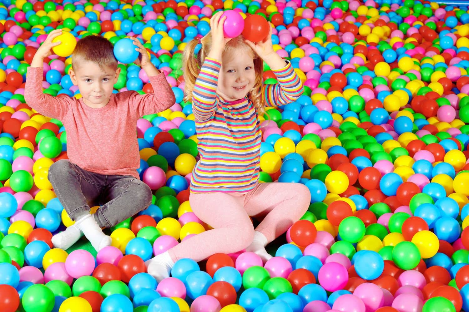 Plongez dans l'univers des Gulli Parcs pour des moments de divertissement en famille inoubliables. Profitez des attractions et des activités pour petits et grands dans un cadre ludique et coloré. Une journée pleine de rires et de souvenirs à partager ensemble !