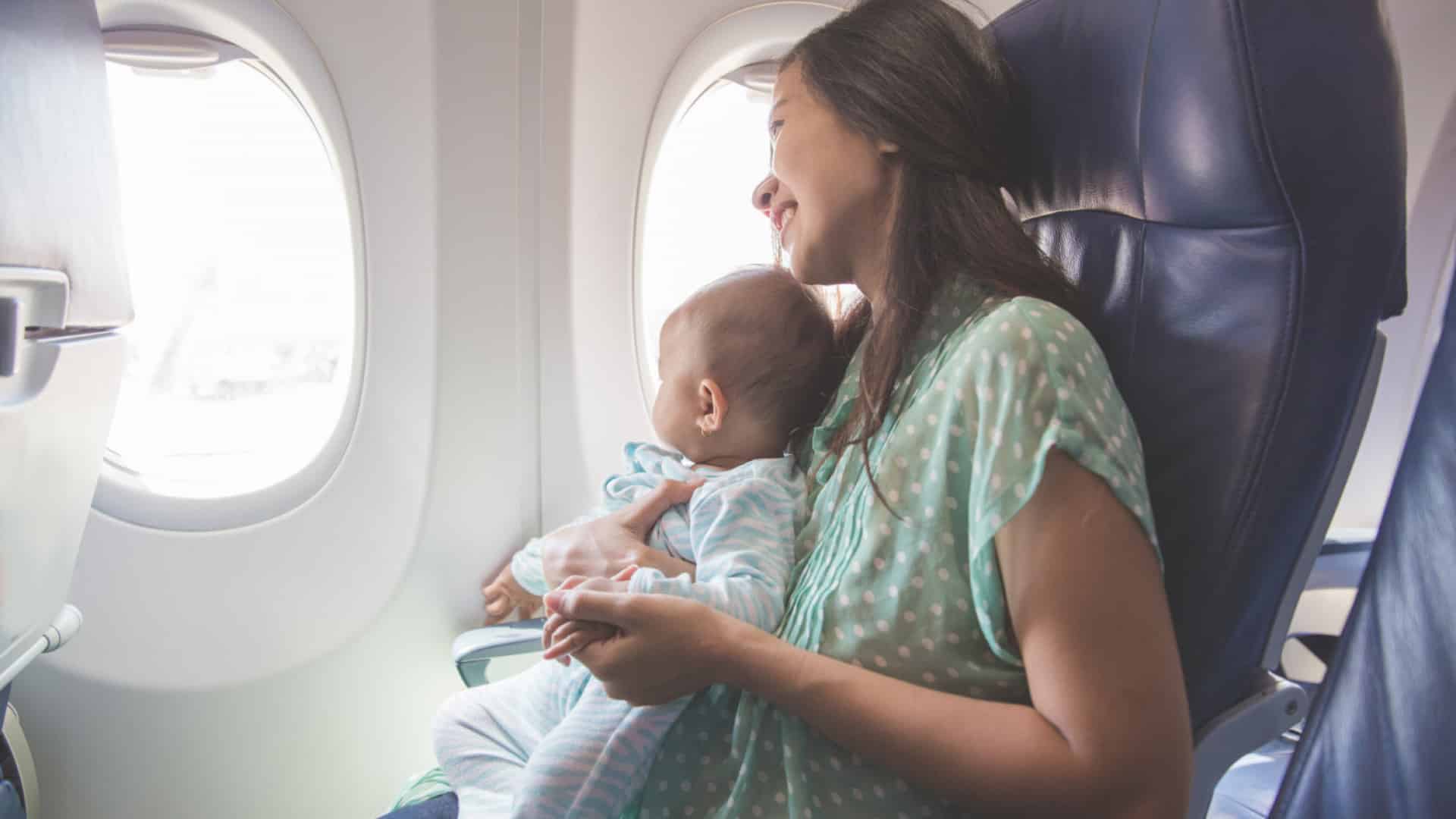 Prendre l’avion pour la Guadeloupe avec un bébé : tout ce qu’il faut savoir